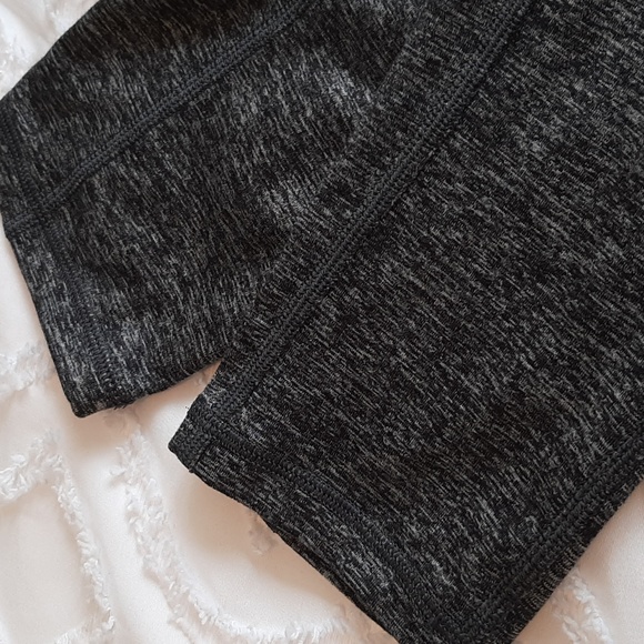 Aerie leggings. Heather Gray Size Medium, Pockets - Picture 13 of 15